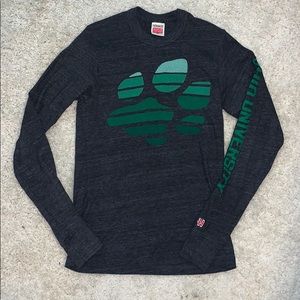 Long sleeve paw print T-shirt!